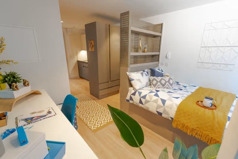 Premium Bigger Studio